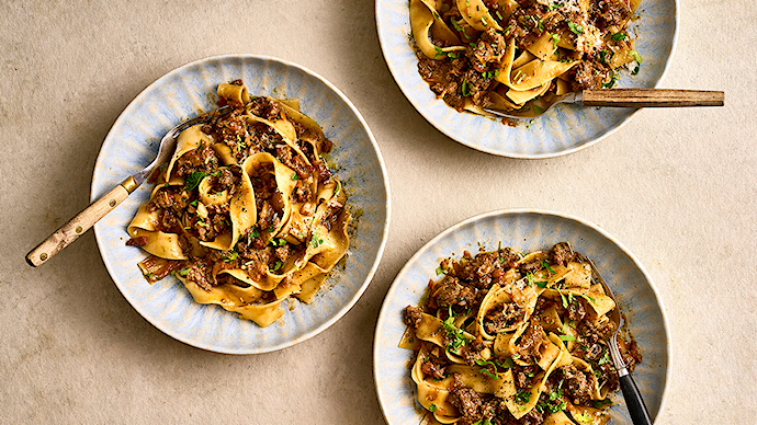 Riista-pekoniragout ja pappardelle-pastaa